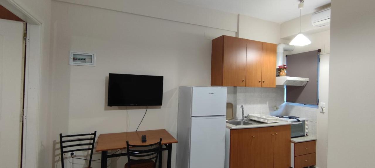 Alexandra'S Glifa Apartments Bagian luar foto