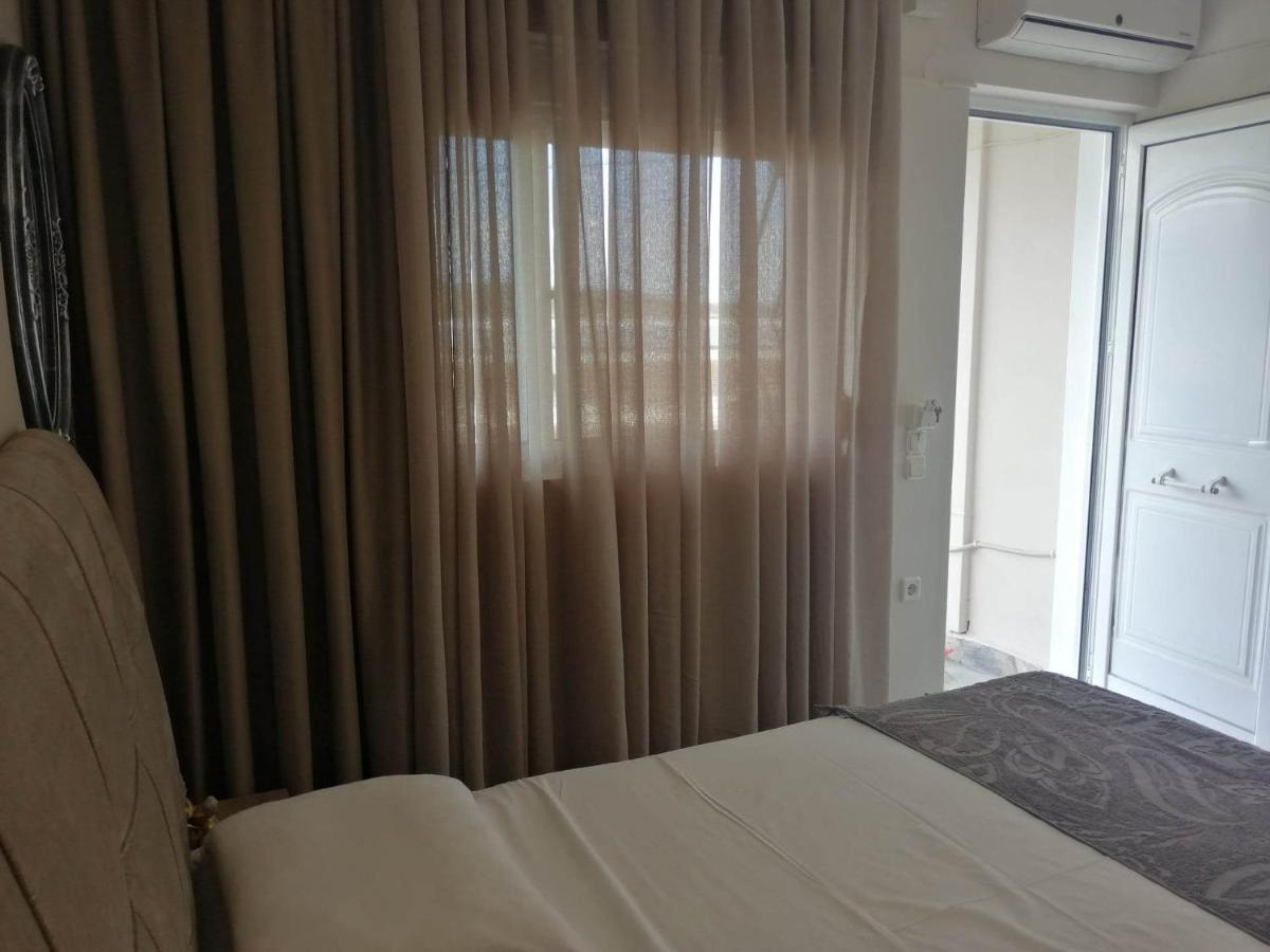 Alexandra'S Glifa Apartments Bagian luar foto
