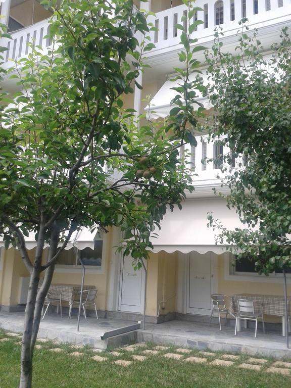 Alexandra'S Glifa Apartments Bagian luar foto